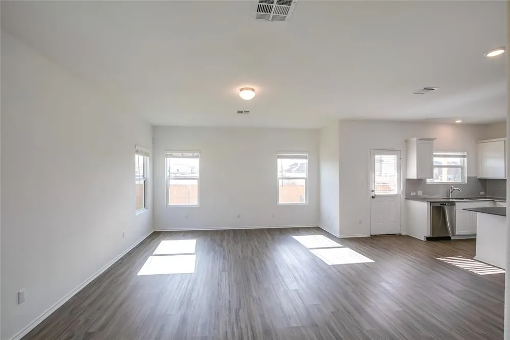 140 Joe Kidd Lane Jarrell, TX 76537