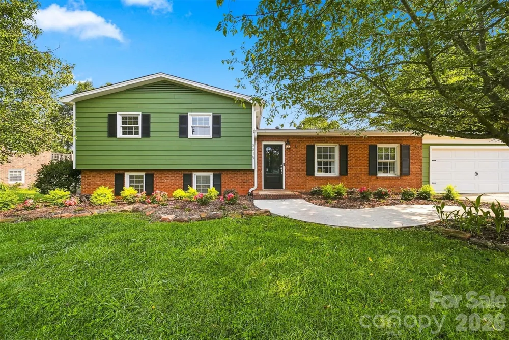 2219 36th Avenue NE Hickory, NC 28601