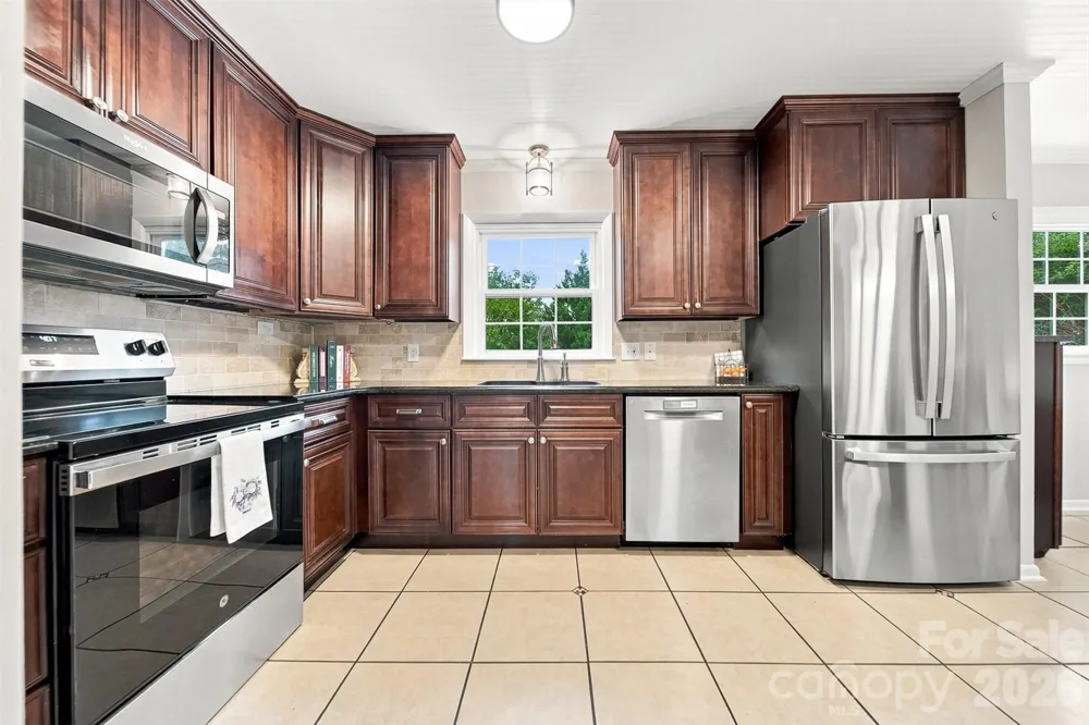 2219 36th Avenue NE Hickory, NC 28601