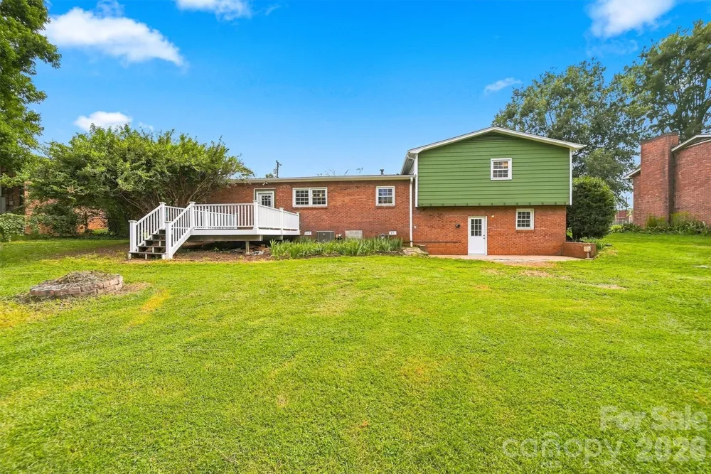 2219 36th Avenue NE Hickory, NC 28601