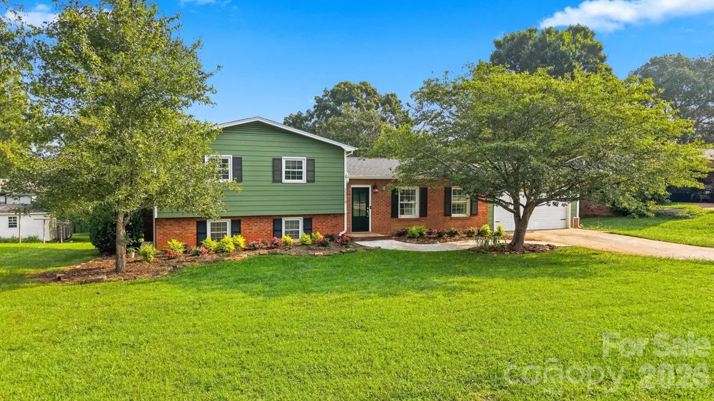 2219 36th Avenue NE Hickory, NC 28601