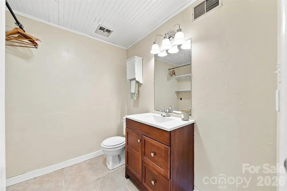 2219 36th Avenue NE Hickory, NC 28601