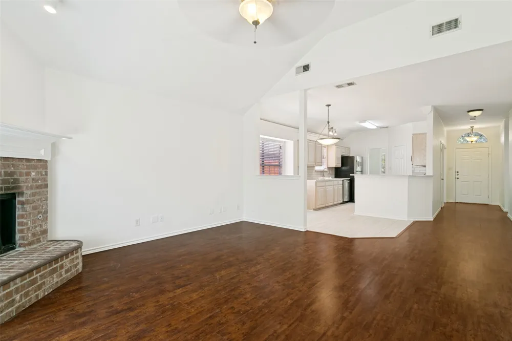 513 Creek Court Lewisville, TX 75067