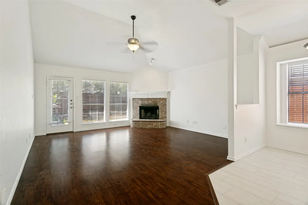 513 Creek Court Lewisville, TX 75067