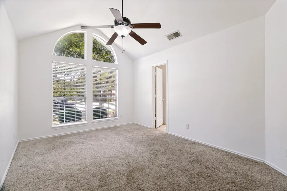 513 Creek Court Lewisville, TX 75067