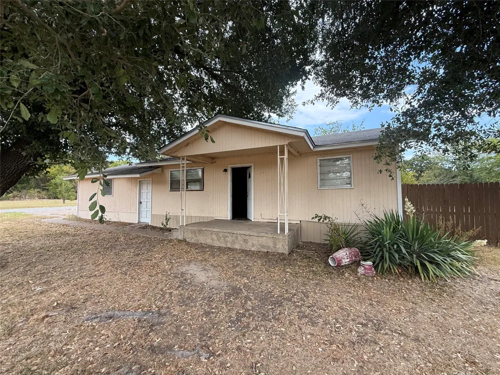 201 Waikiki Trail Tool, TX 75143