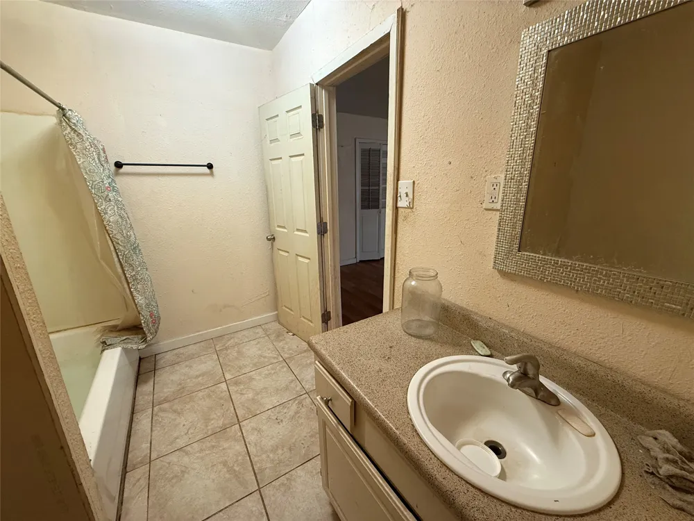 201 Waikiki Trail Tool, TX 75143
