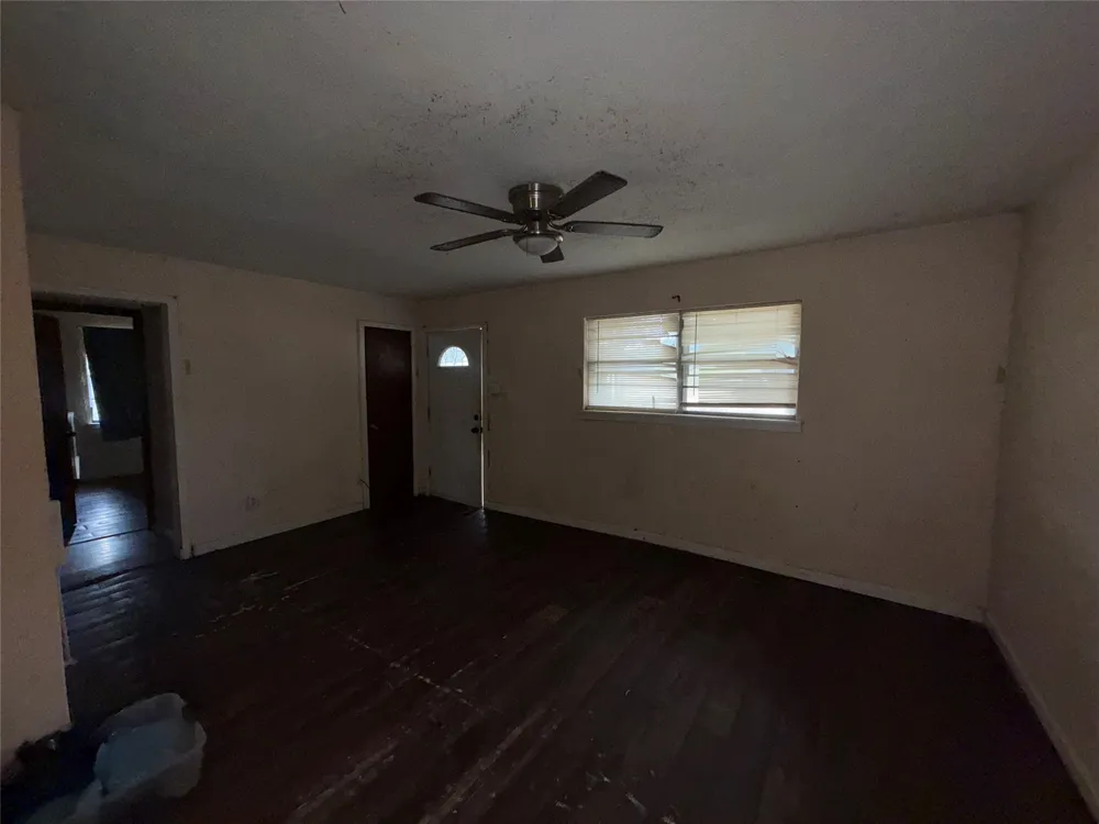 201 Waikiki Trail Tool, TX 75143