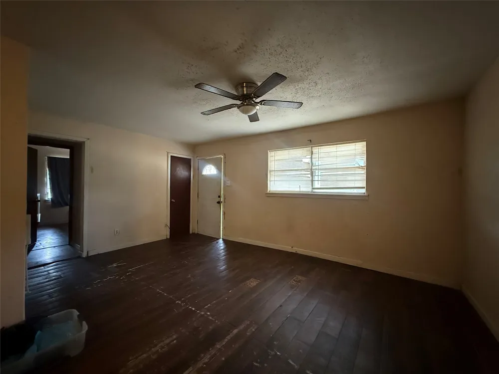 201 Waikiki Trail Tool, TX 75143
