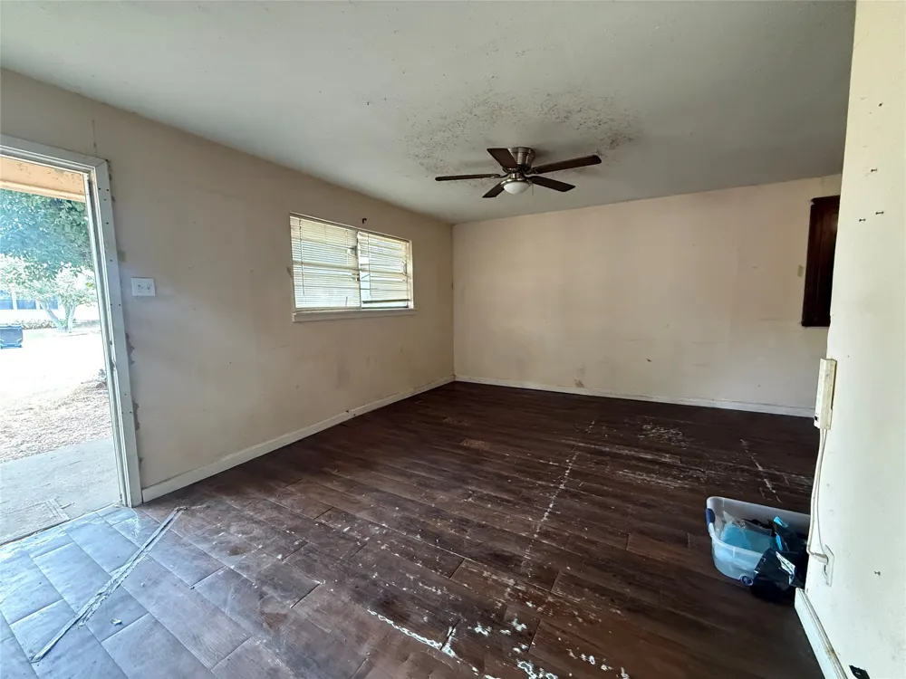 201 Waikiki Trail Tool, TX 75143