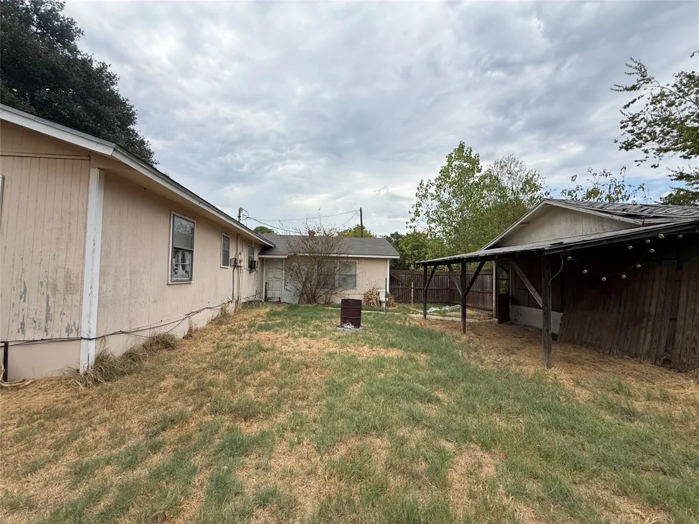 201 Waikiki Trail Tool, TX 75143
