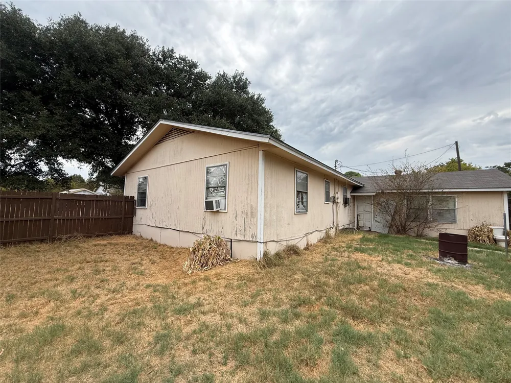201 Waikiki Trail Tool, TX 75143