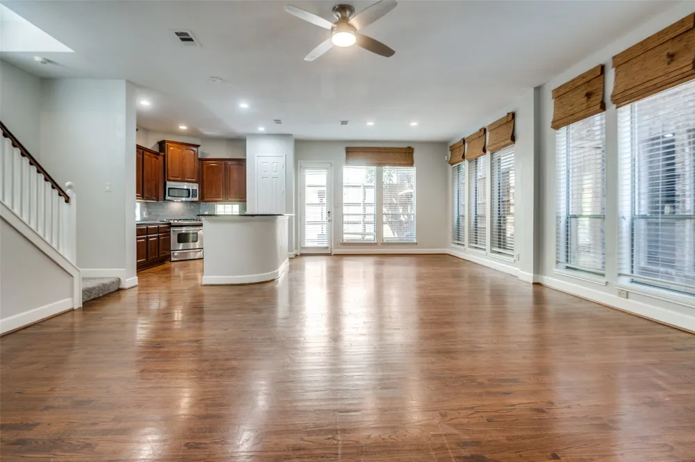909 City Side Lane Dallas, TX 75201