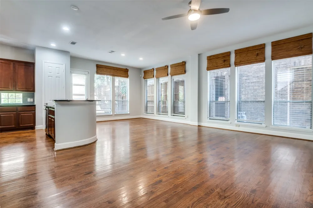 909 City Side Lane Dallas, TX 75201