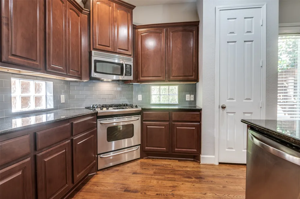909 City Side Lane Dallas, TX 75201