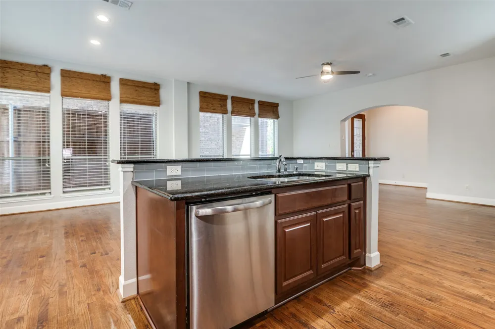 909 City Side Lane Dallas, TX 75201