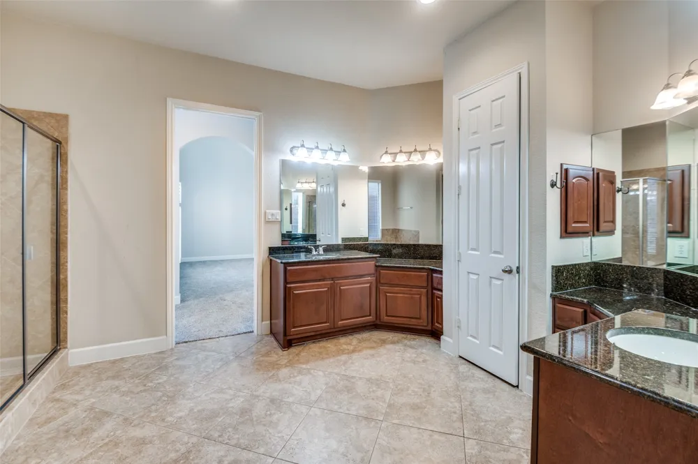 909 City Side Lane Dallas, TX 75201