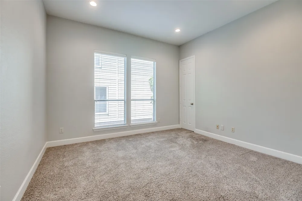 909 City Side Lane Dallas, TX 75201