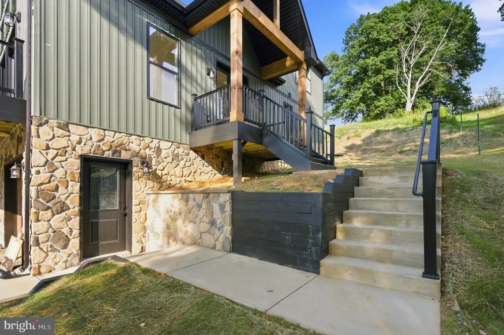 270 COUNTRY ROAD Harpers Ferry, WV 25425