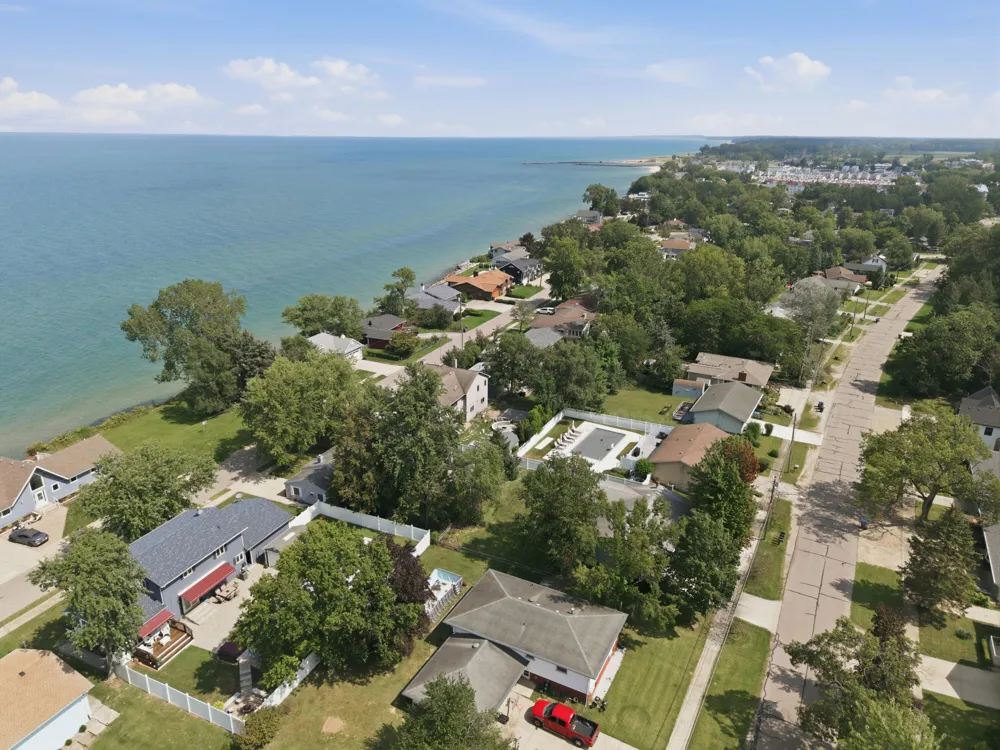 1326 W Water Street New Buffalo, MI 49117