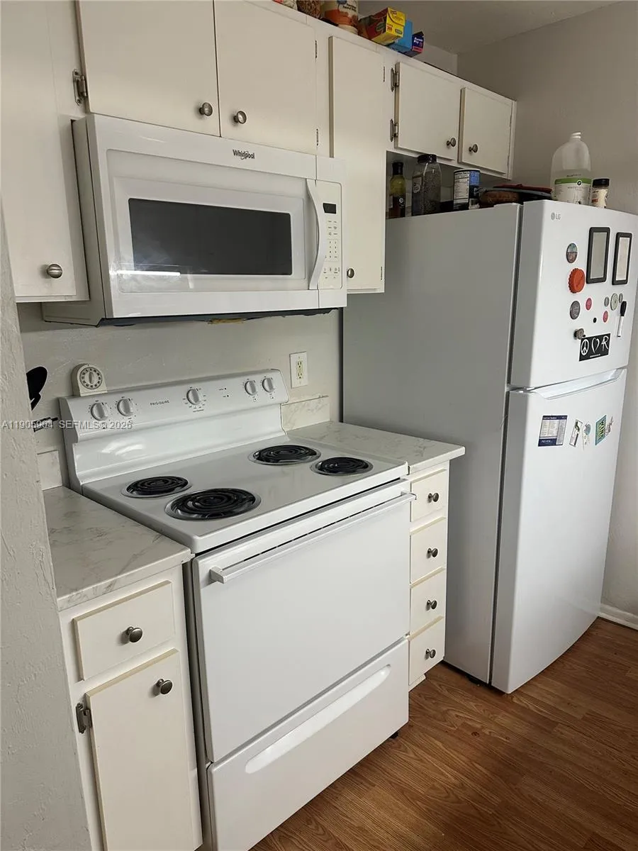 4000 SW 23rd St #2-301 Gainesville, FL 32608