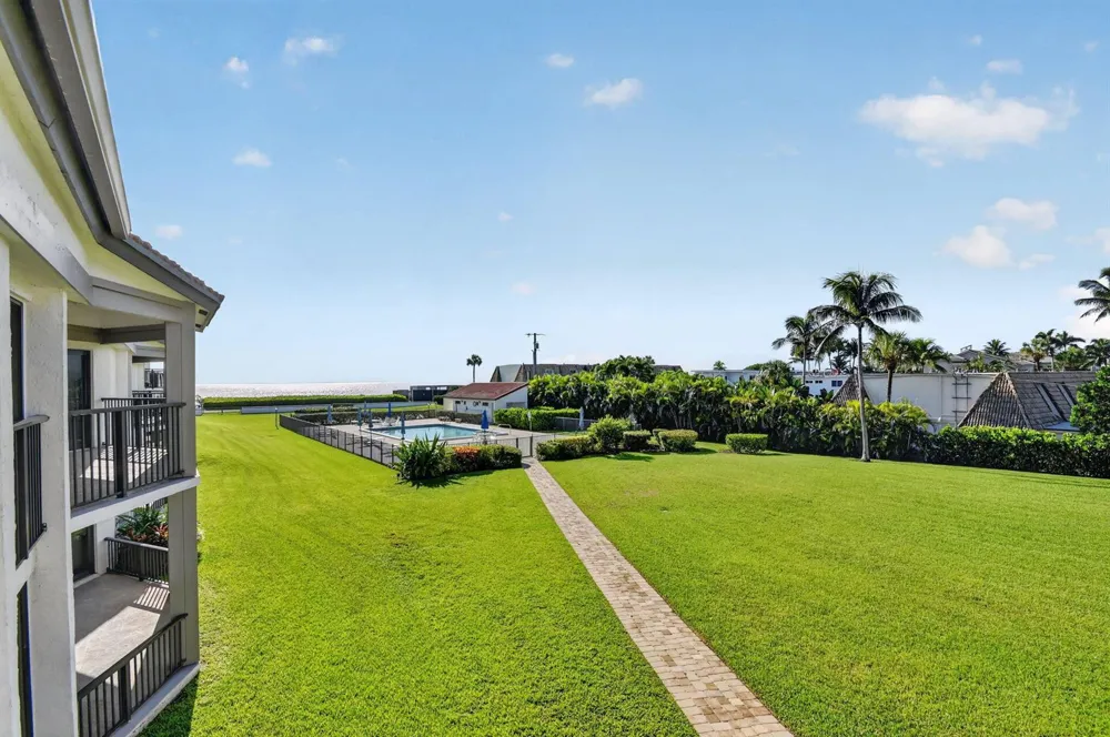 5801 Ocean Boulevard Ocean Ridge, FL 33435
