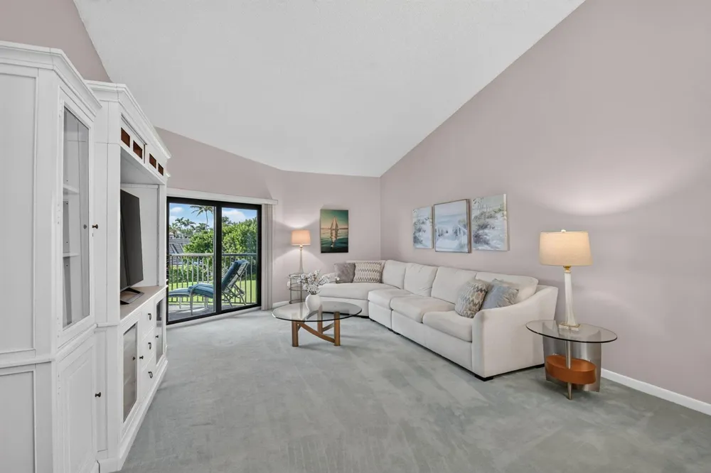 5801 Ocean Boulevard Ocean Ridge, FL 33435