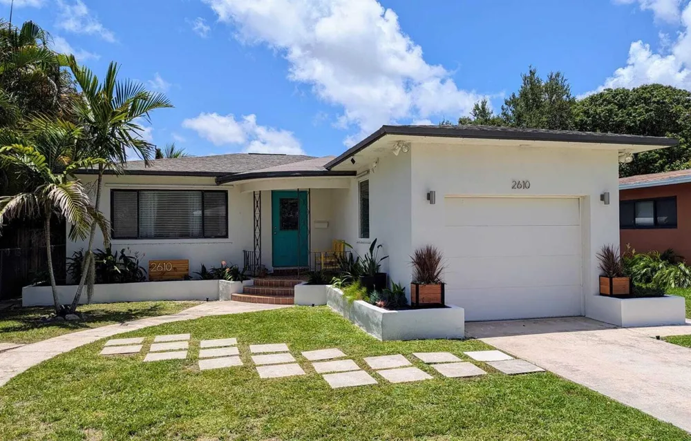 2610 TAYLOR STREET Hollywood, FL 33020