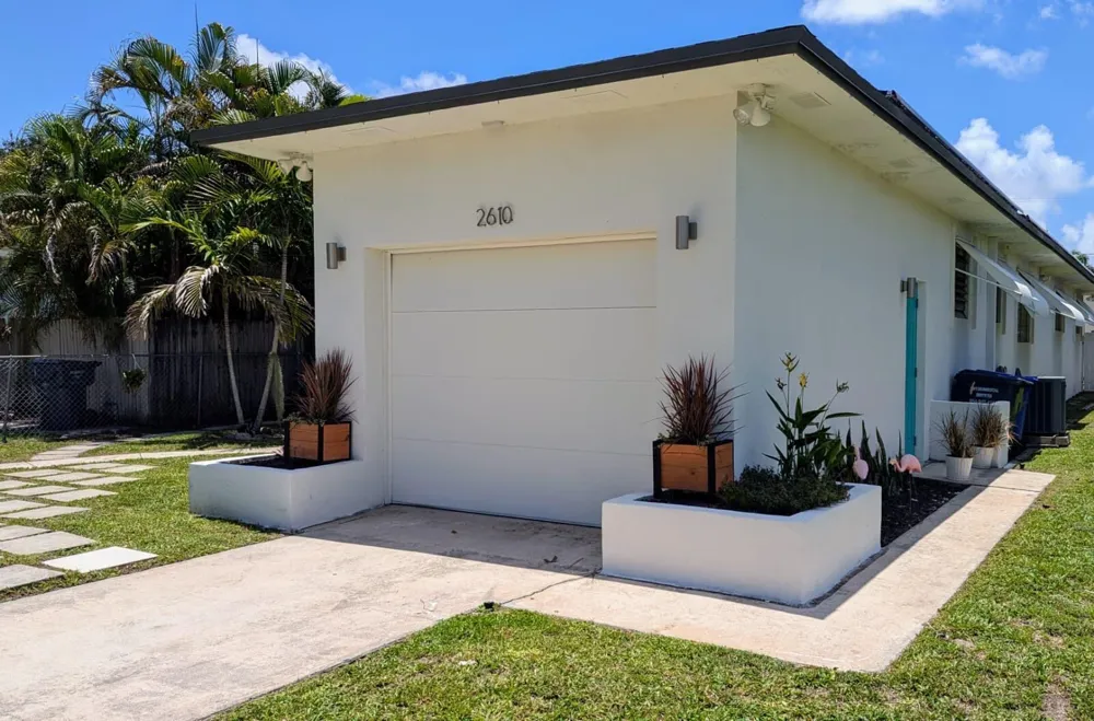 2610 TAYLOR STREET Hollywood, FL 33020