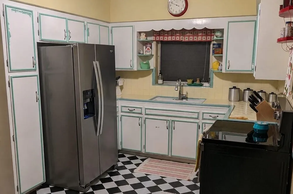 2610 TAYLOR STREET Hollywood, FL 33020