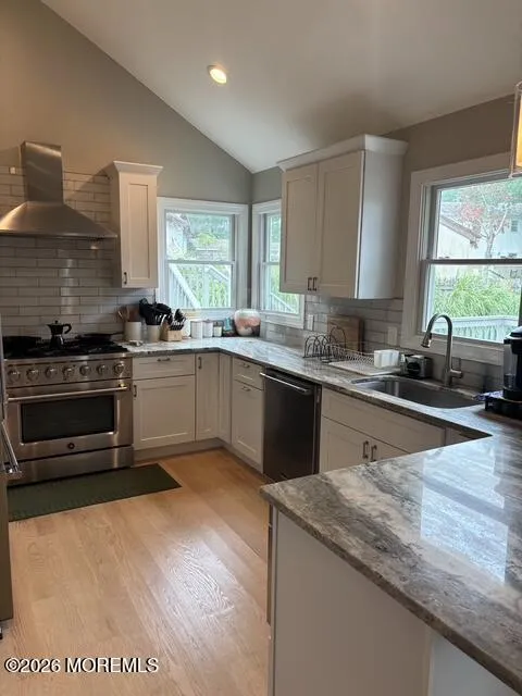 33 Barbara Lane Oakhurst, NJ 07755