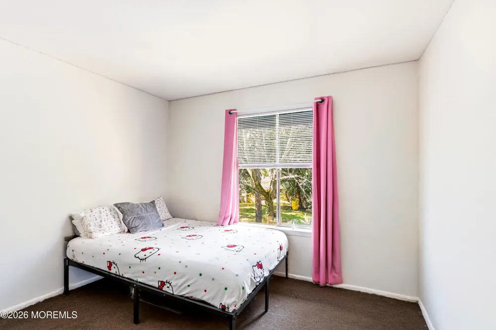 111 Williamsburg Lane Lakewood, NJ 08701