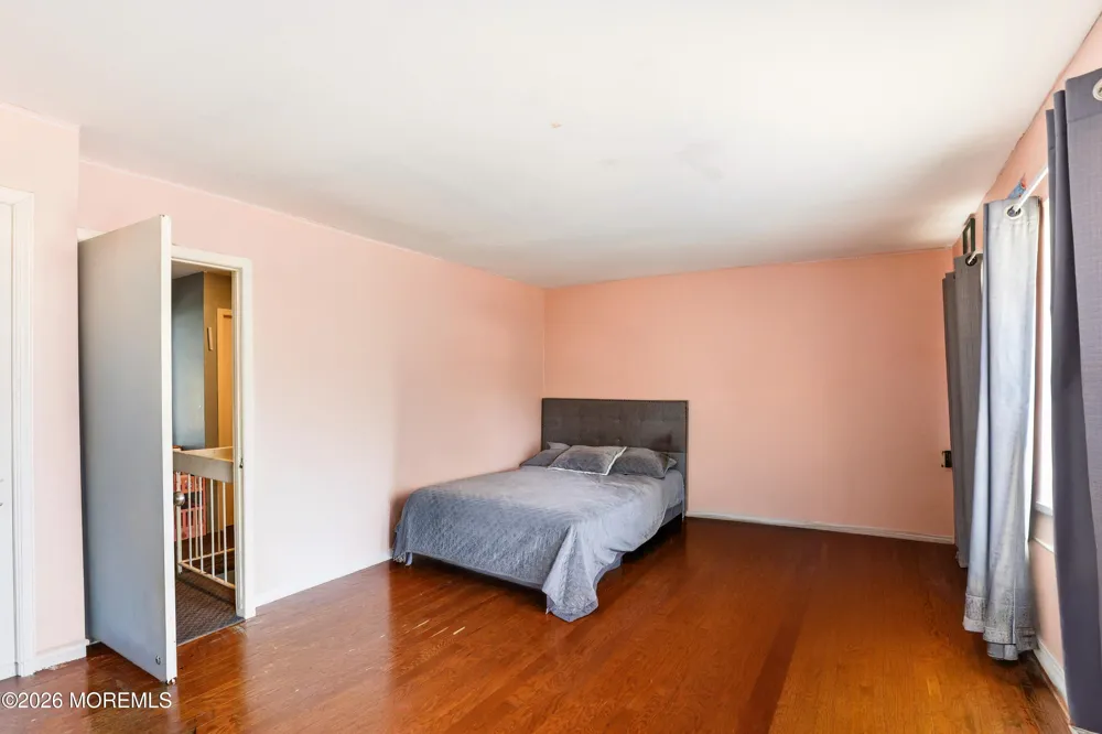 111 Williamsburg Lane Lakewood, NJ 08701