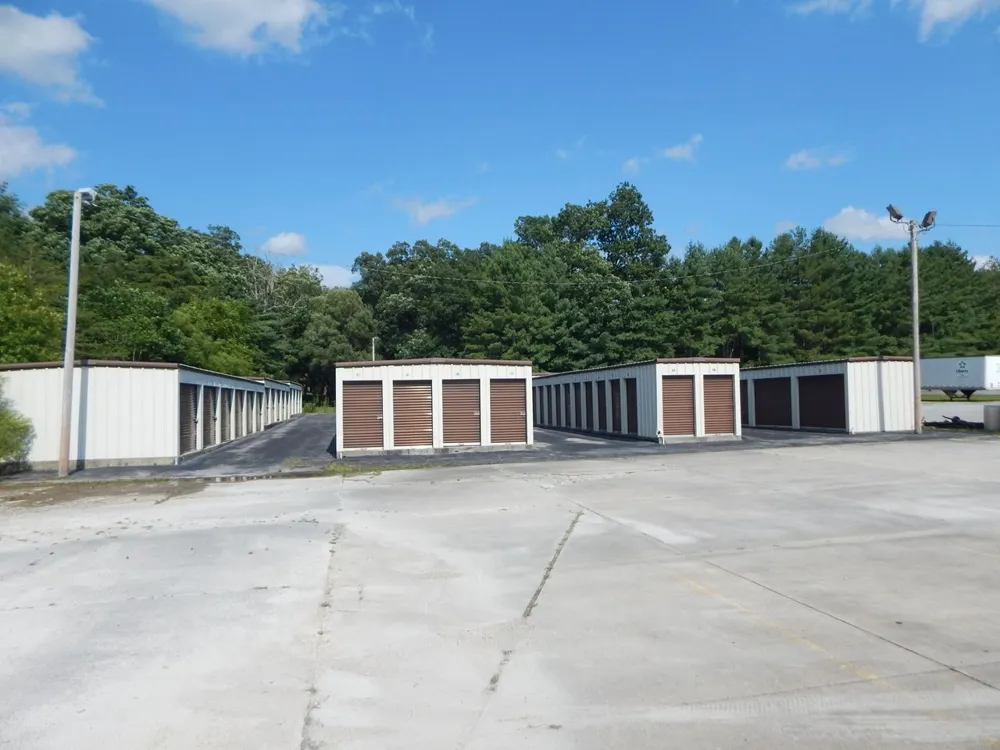 2348 N Main St Crossville, TN 38555