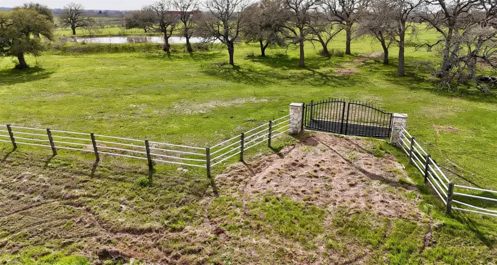 15220 State Highway 95 Flatonia, TX 78941
