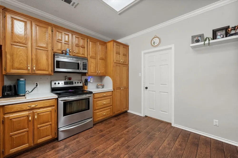 512 Shady Oaks Trail Burleson, TX 76028