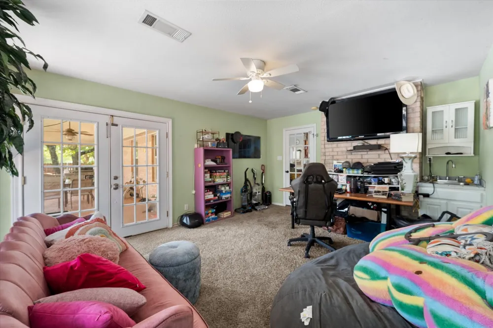 512 Shady Oaks Trail Burleson, TX 76028