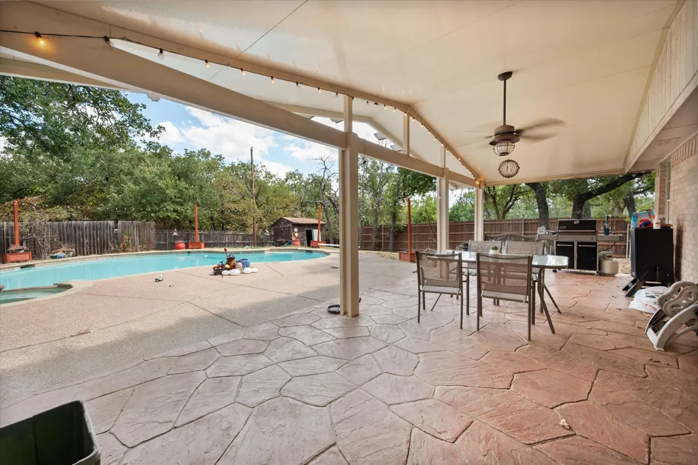 512 Shady Oaks Trail Burleson, TX 76028