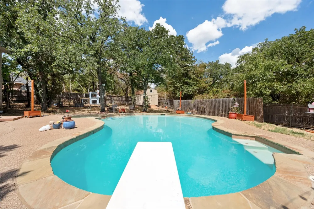 512 Shady Oaks Trail Burleson, TX 76028