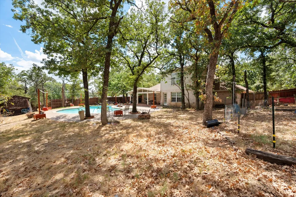 512 Shady Oaks Trail Burleson, TX 76028