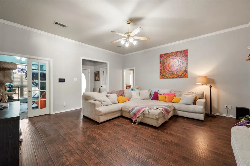 512 Shady Oaks Trail Burleson, TX 76028