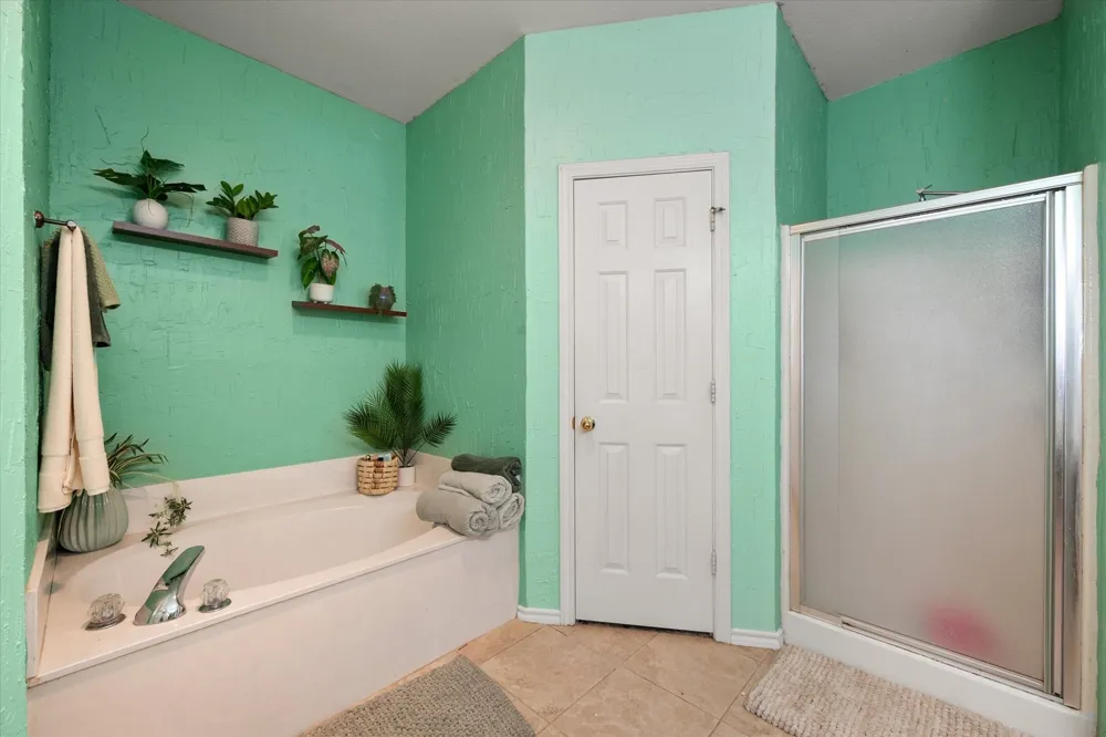 512 Shady Oaks Trail Burleson, TX 76028