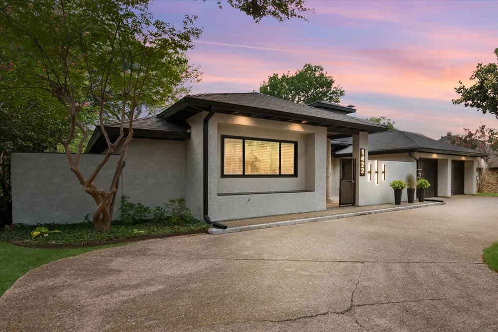 1422 Country Club Road Arlington, TX 76013