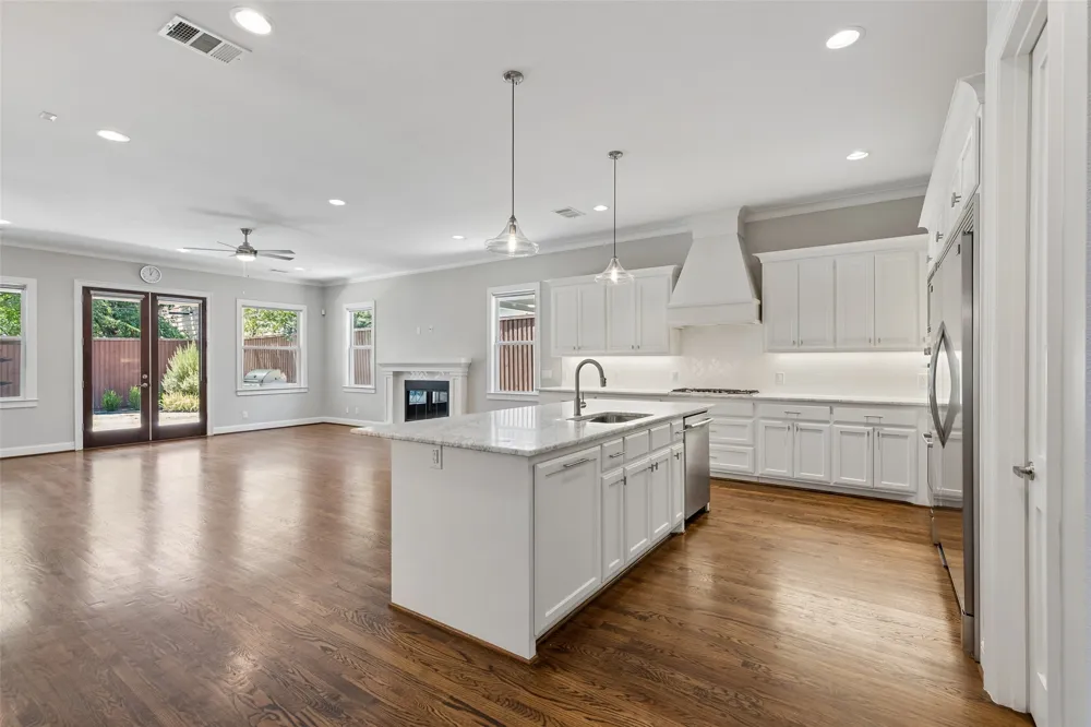 6030 Vickery Boulevard Dallas, TX 75206