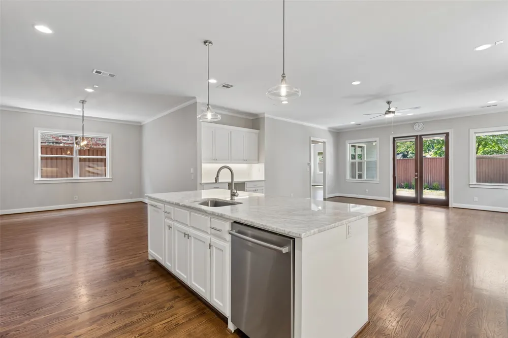 6030 Vickery Boulevard Dallas, TX 75206