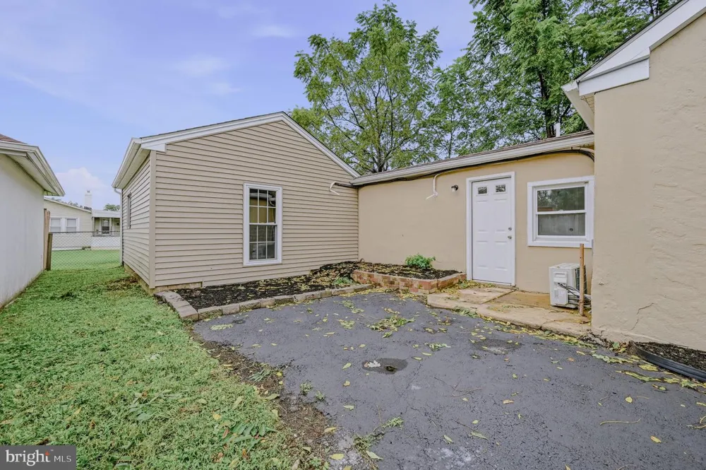 603 LIBERTY BOULEVARD New Castle, DE 19720