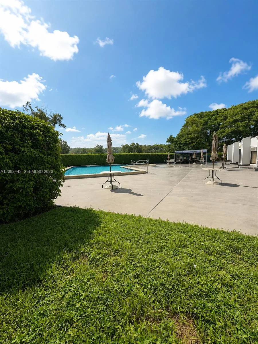 8350 Sands Point Blvd #E309 Tamarac, FL 33321