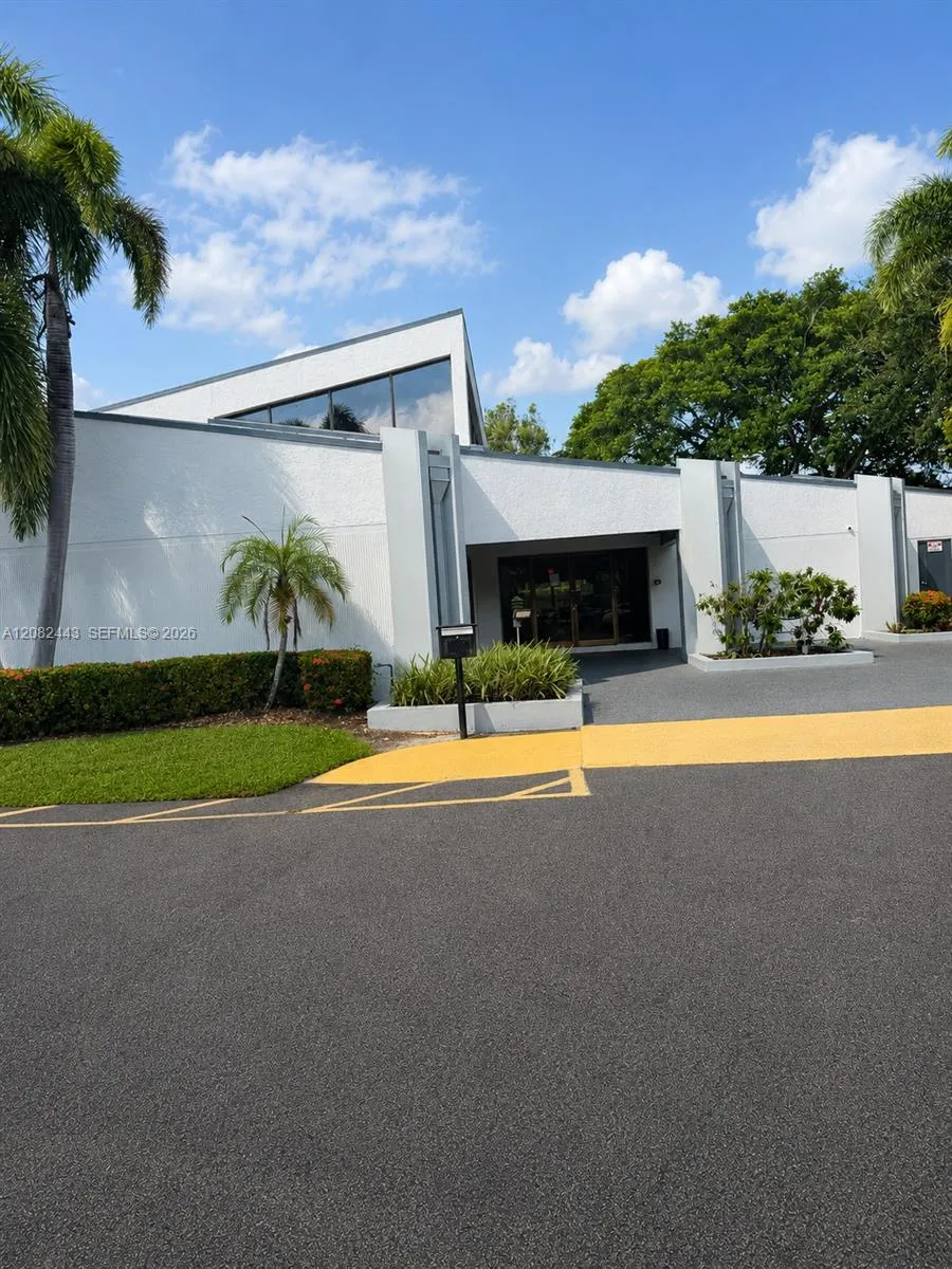 8350 Sands Point Blvd #E309 Tamarac, FL 33321