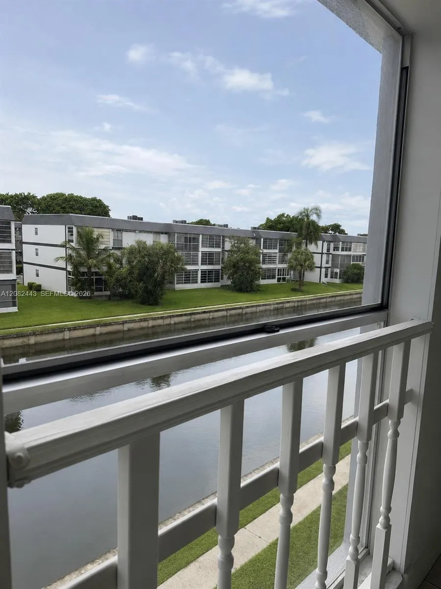 8350 Sands Point Blvd #E309 Tamarac, FL 33321