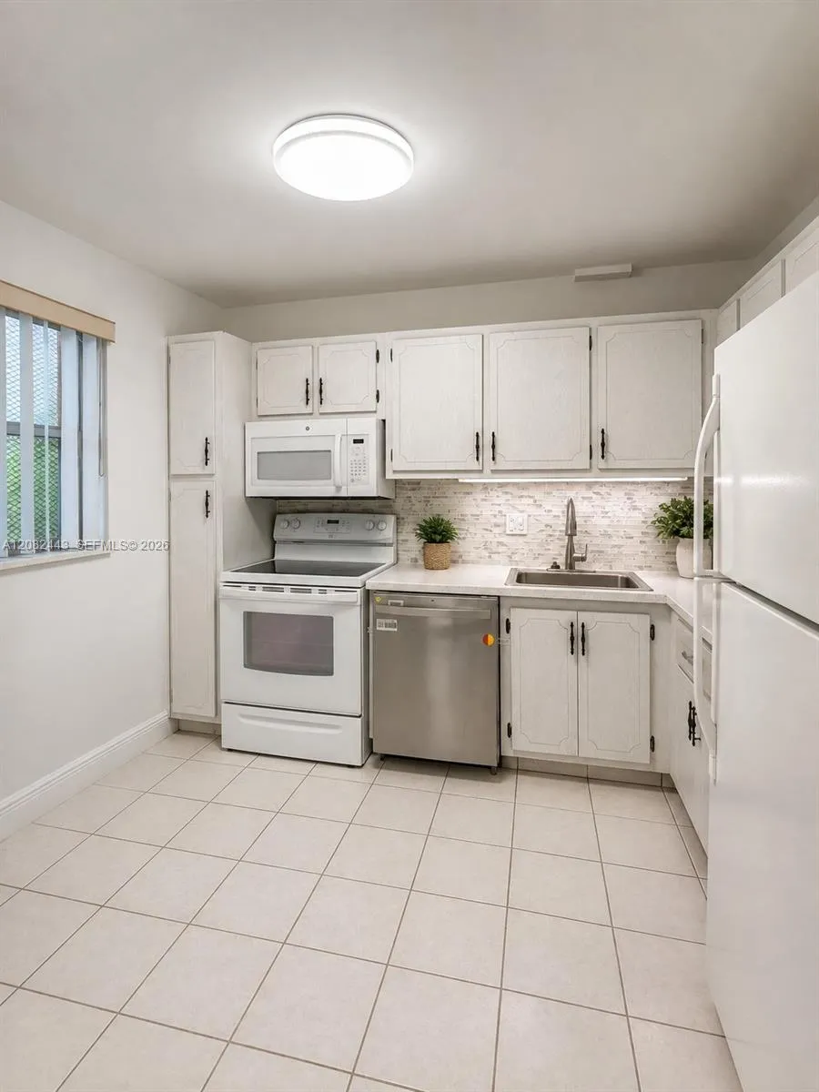 8350 Sands Point Blvd #E309 Tamarac, FL 33321